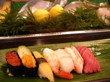 �u�����i�v�̑喼�ɂ���B�P�O�тłQ�R�O�O�~�B